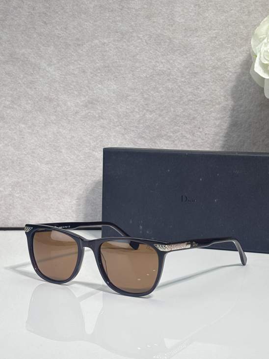 Picture of Dior Sunglasses _SKUfw79760492fw